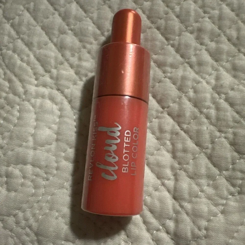 Revlon Kiss Cloud Blotted Lip Color #005 Whipped Strawberry - COMBINED SHIPPING